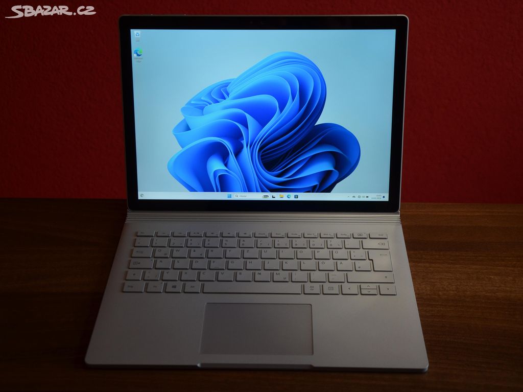 Microsoft Surface Book i5/8GB/SSD 256GB M.2/záruka