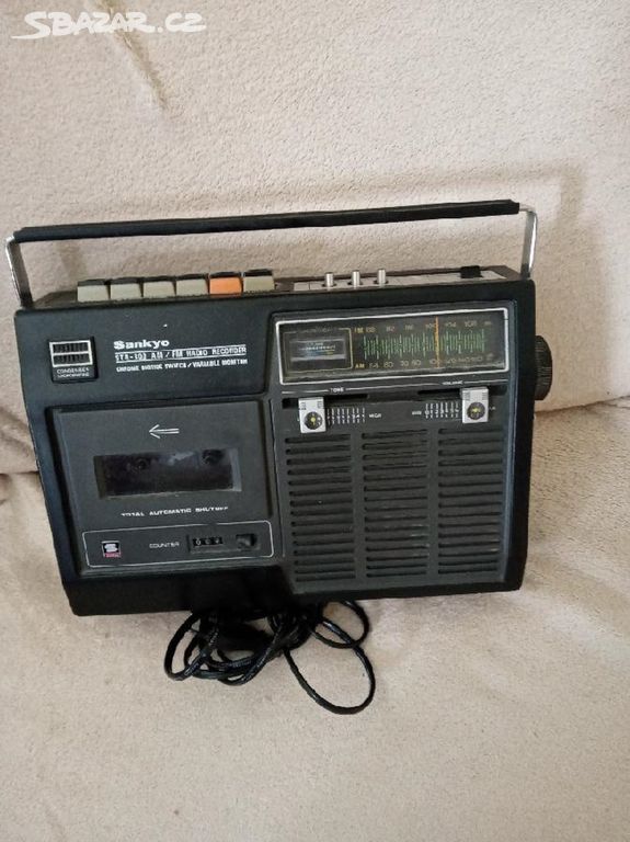 Retro radiomagnetofon Sankyo