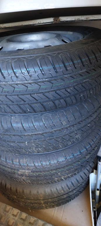 letní pneu General Altimax 165/70 R13 vč. disků