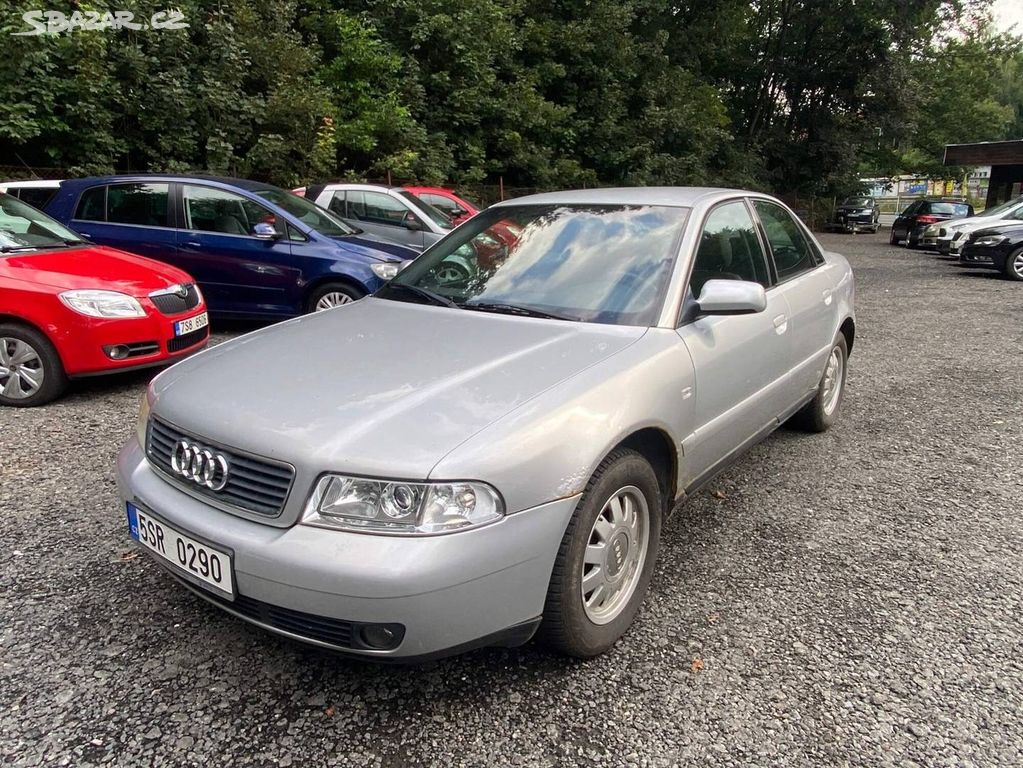 Audi A4 1.6i 74kW klimatizace orig.autorádio 209t