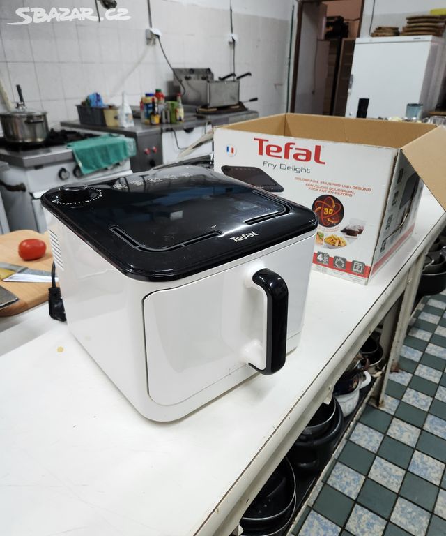 Horkovzdušná trouba tefal