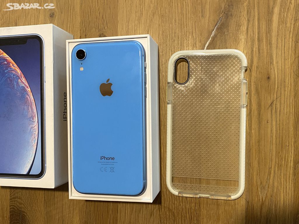 iPhone XR 64GB modrý, pěkný stav