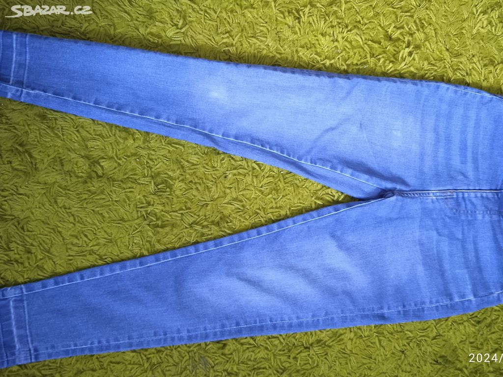 džíny 10-11 let M&S, světlé modré barvy