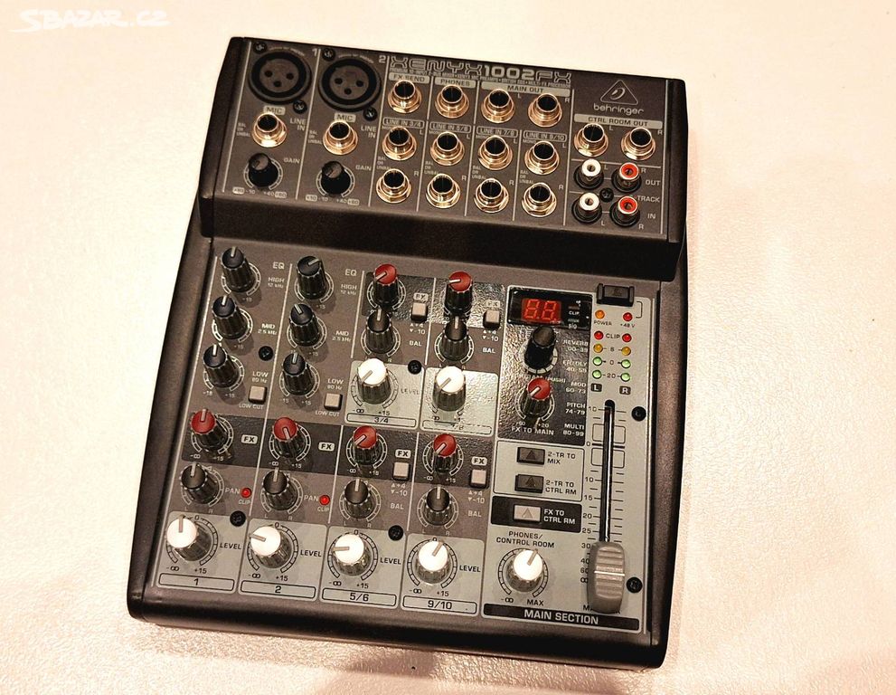 Mixážní pult Behringer XENYX 1002 FX