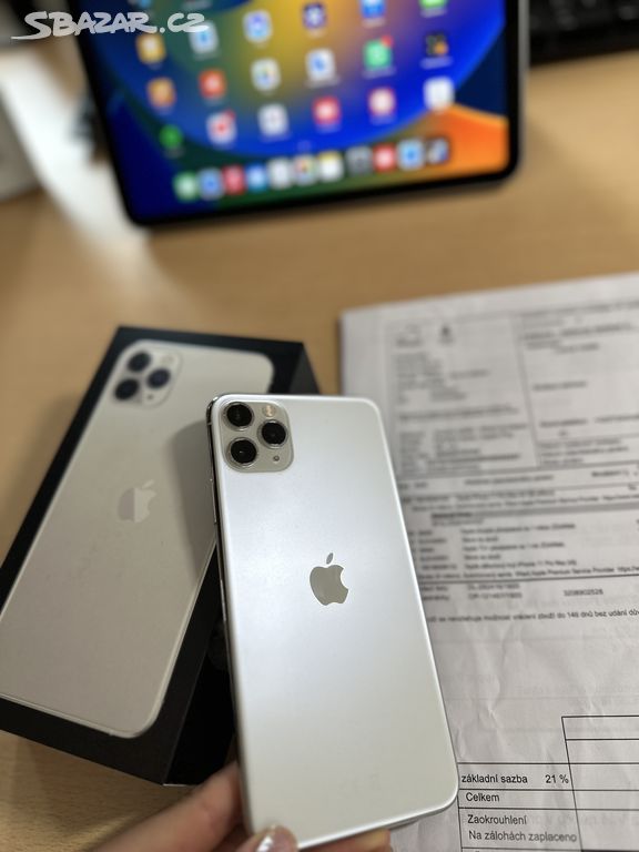 iPhone 11 Pro Max 64GB stříbrný