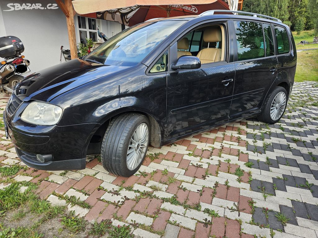 VW Touran 2,0 nafta AZV, tažné, OZ kola, rv 2004