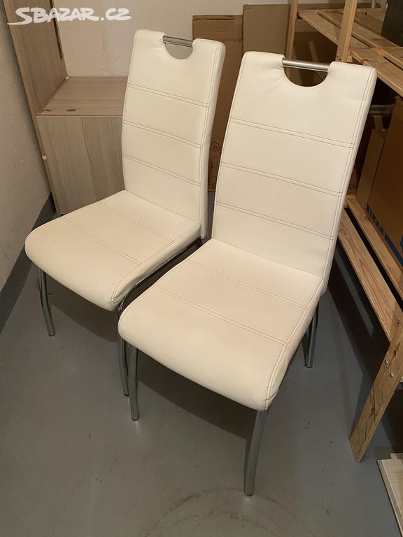Bílá koženková jídelní židle