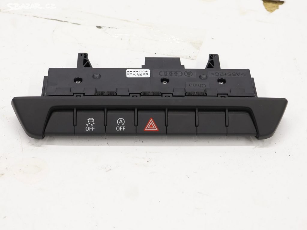 Audi A1 82A panel výbavy 82A925301