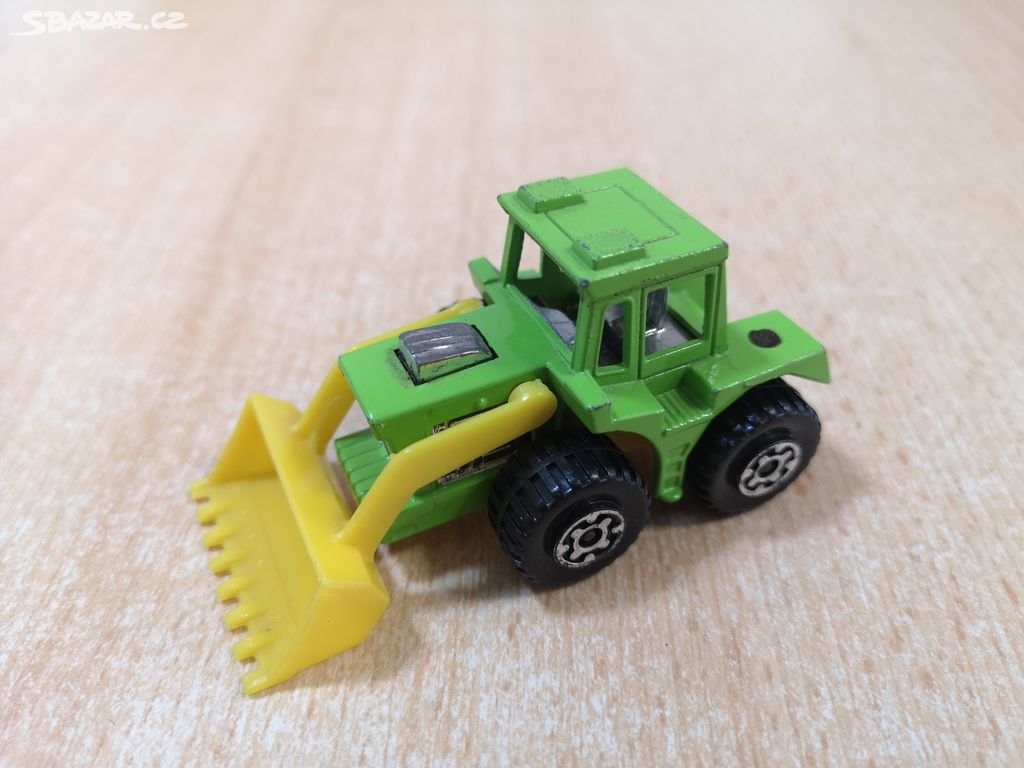 MATCHBOX TRACTOR SHOVEL MB29 1977 ENGLAND