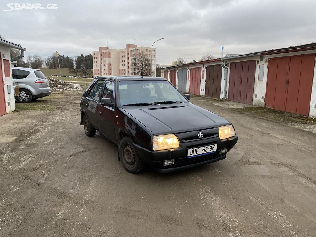 Škoda FAVORIT BLACK LINE