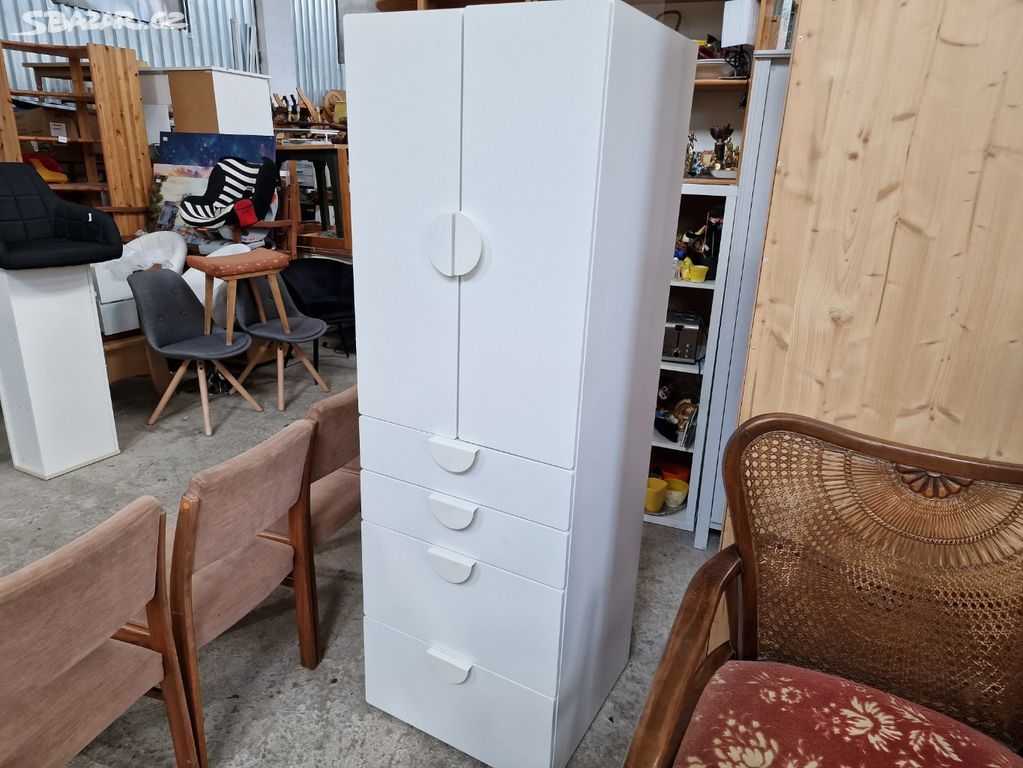 Skrin Ikea Lamino 57x60 vyska 181cm.