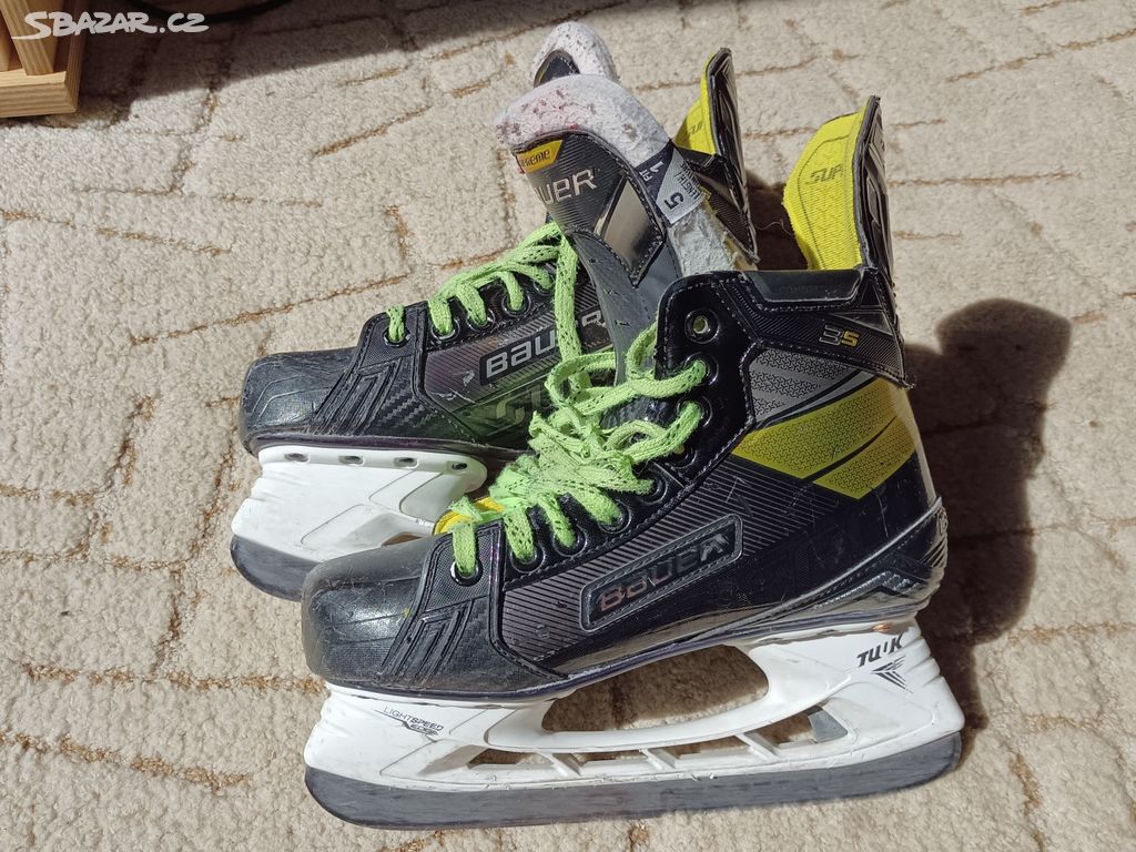 Hokejové brusle Bauer Supreme 3S, vel. 5 FIT 1