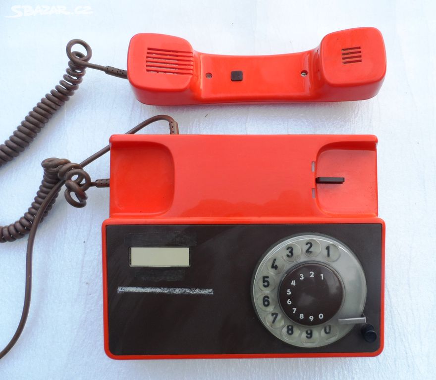 Telefon Tesla Stropkov retro červený funkční