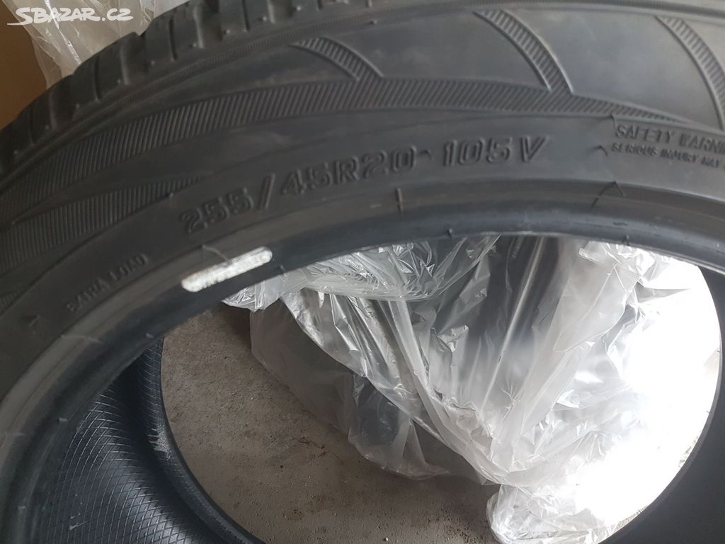 Prodám zánovní zimní pneu: FALKEN 255/45 R-20 105V