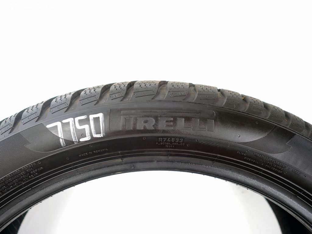 Zimní pneu 235/45/20 Pirelli 4ks p7750