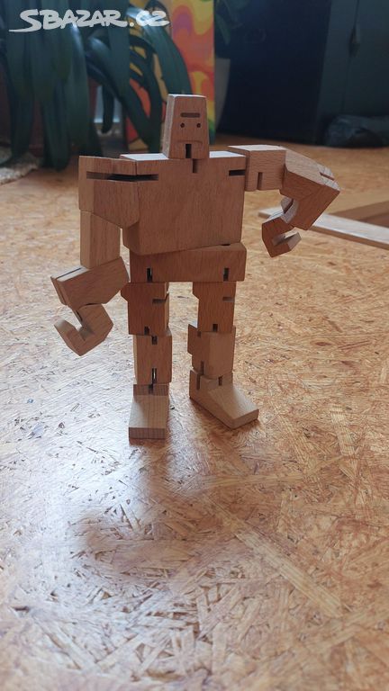 Cubebot dřevěná logiská hračka