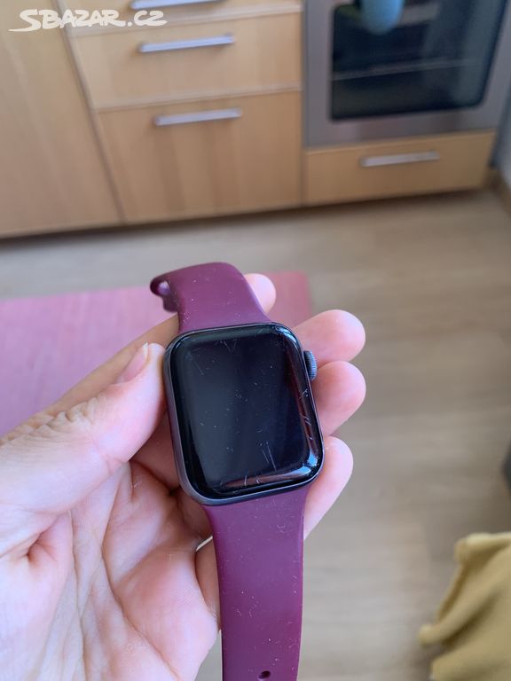 Apple Watch 6 + řemínky