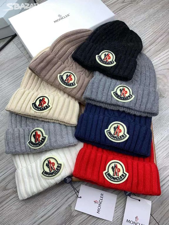 Dámská teplá čepice Moncler