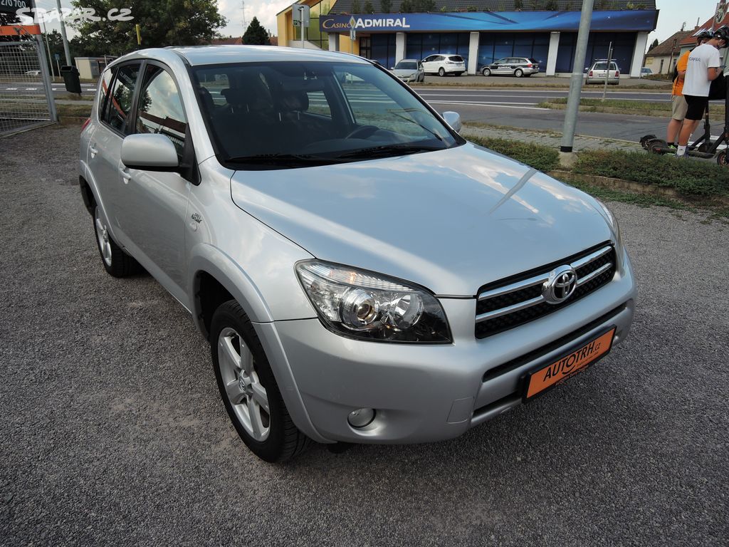 Toyota Rav4, 2,2 D-CAT 4x4 107.000 km ČR 2007