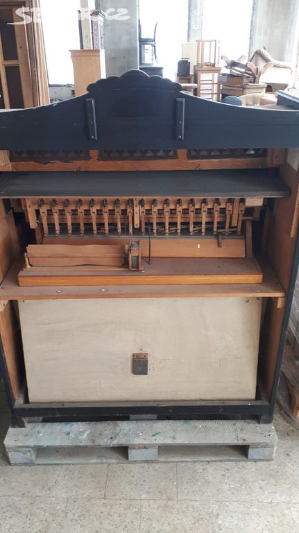 Starožitné harmonium