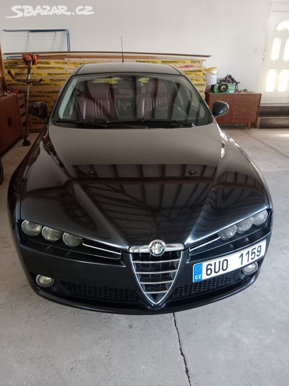 Alfa Romeo Limited 2,4 JTDm Plná výbava Bose