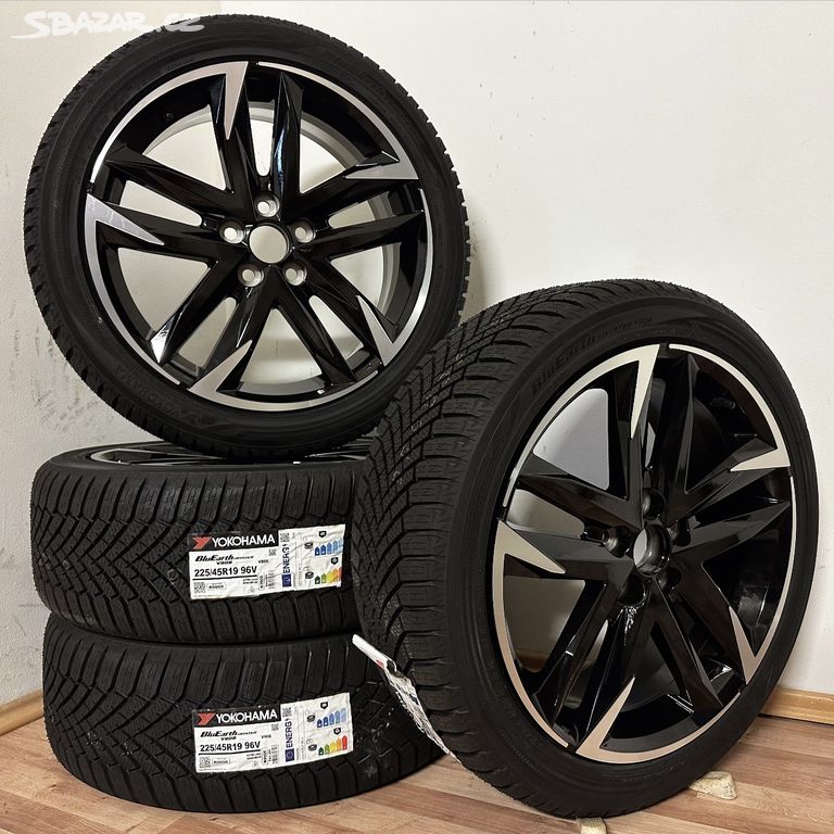 NOVÉ TOYOTA CH-R 5x114,3 R19 ET50+ZIMNÍ 225/45R19