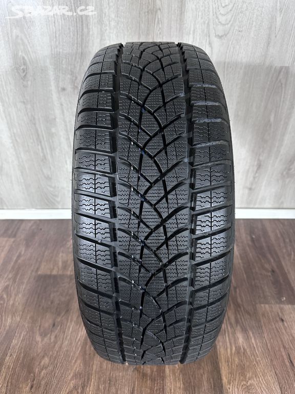 4x zimní Goodyear UltraGrip Performance 235/55/18