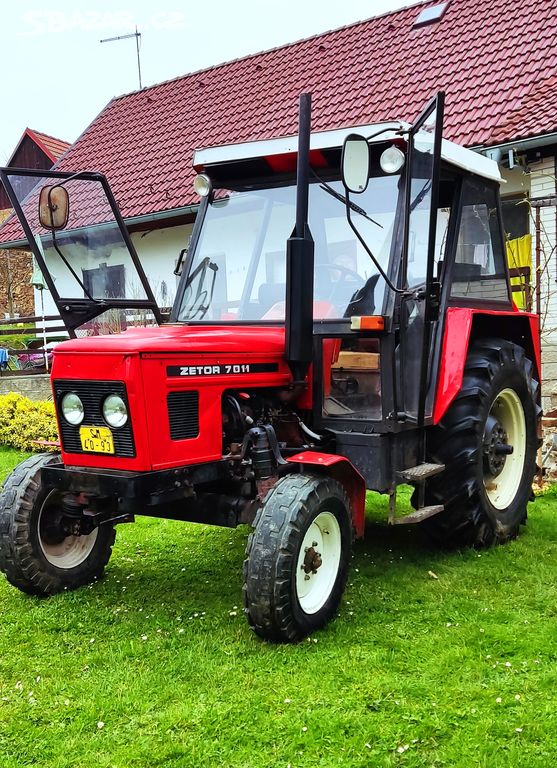 Traktor Zetor 7011