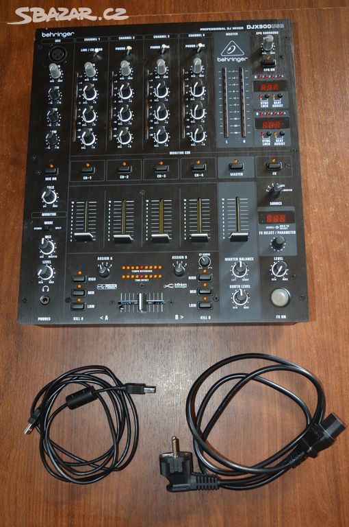 Mixážní pult Behringer DJX 900 USB