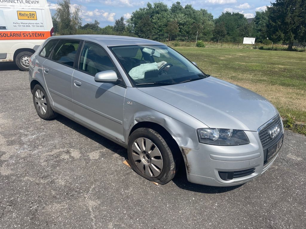 Audi A3 1,6i 2008 - havarované