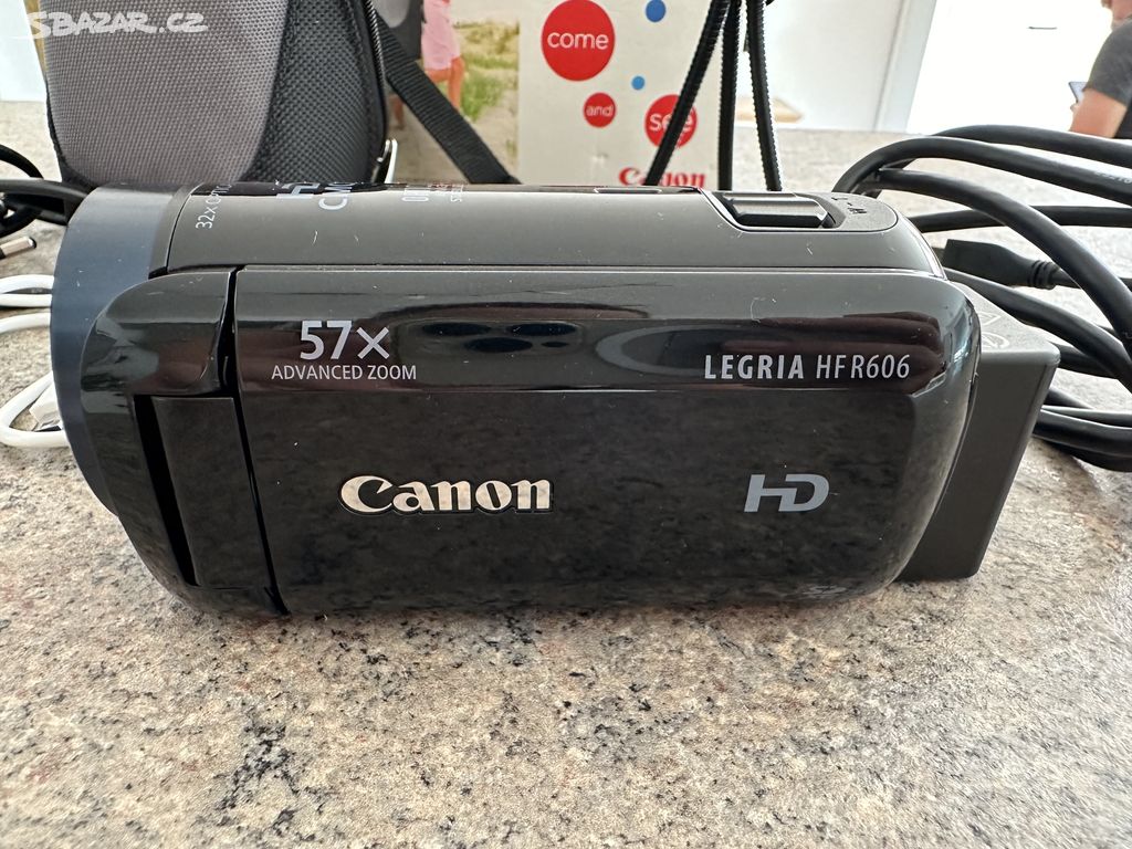 Canon Legria HF R606