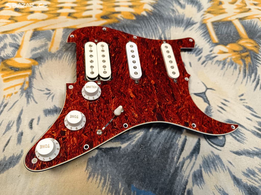 Prodám osazený pickguard na stratocaster - Kyjov