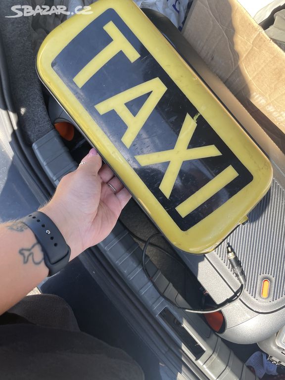 Taxi svítilna