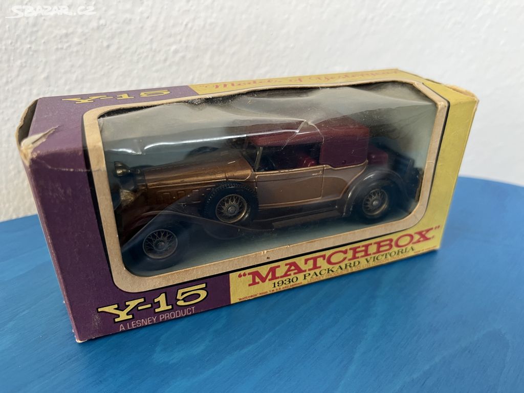 Matchbox Yesteryear Packard Y-15 s krabičkou