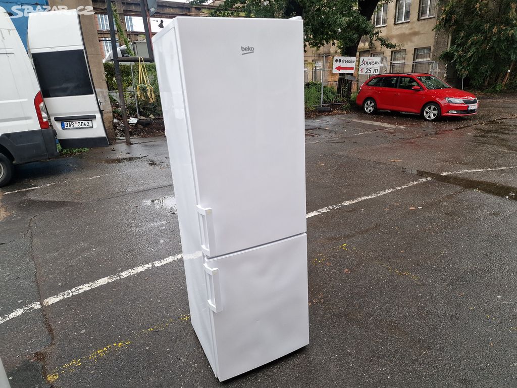 Lednice Beko 55x55 výška 170 cm