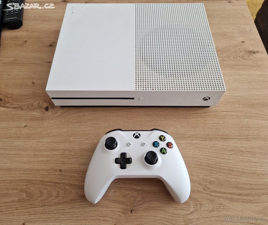 XBOX One S s mechanikou, zachovalý