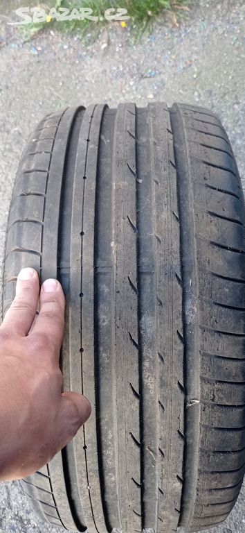 Letní pneumatika 245/45 r16 1 kus