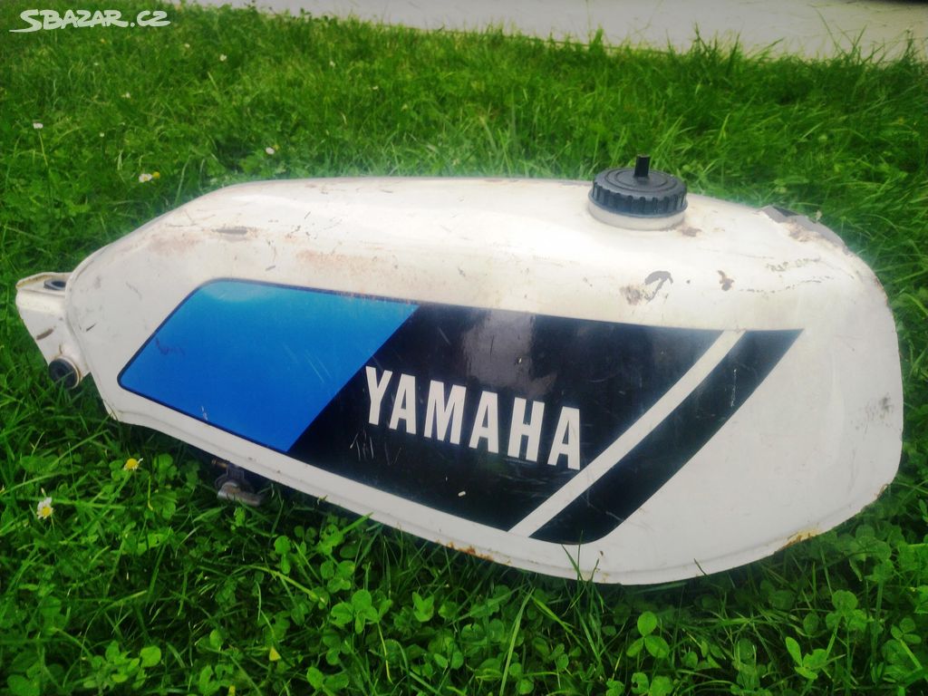 Nádrže Yamaha DT250 a Suzuki TS250