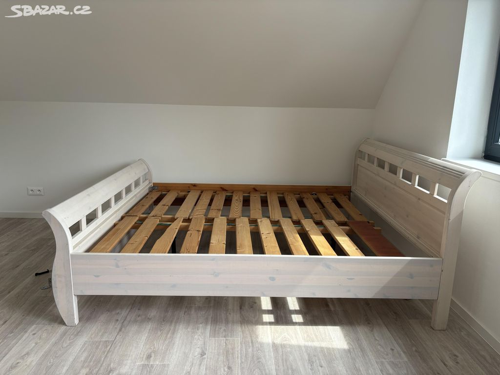 Dřevěná postel 180x200