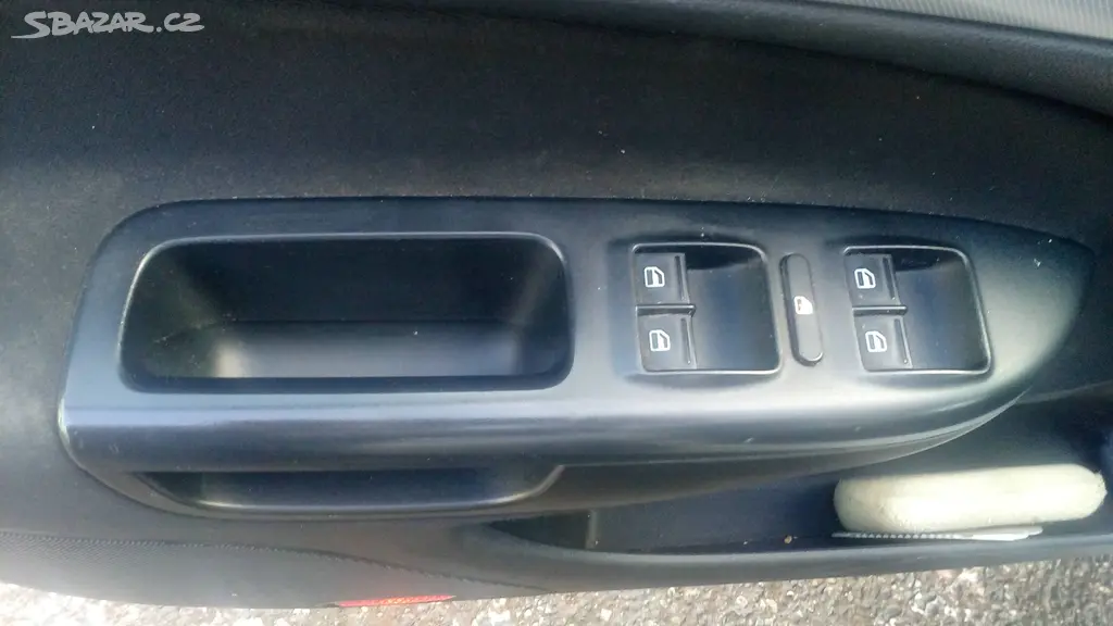 Škoda Octavia combi II TDI 77kW Elegance facelift - fotka 4