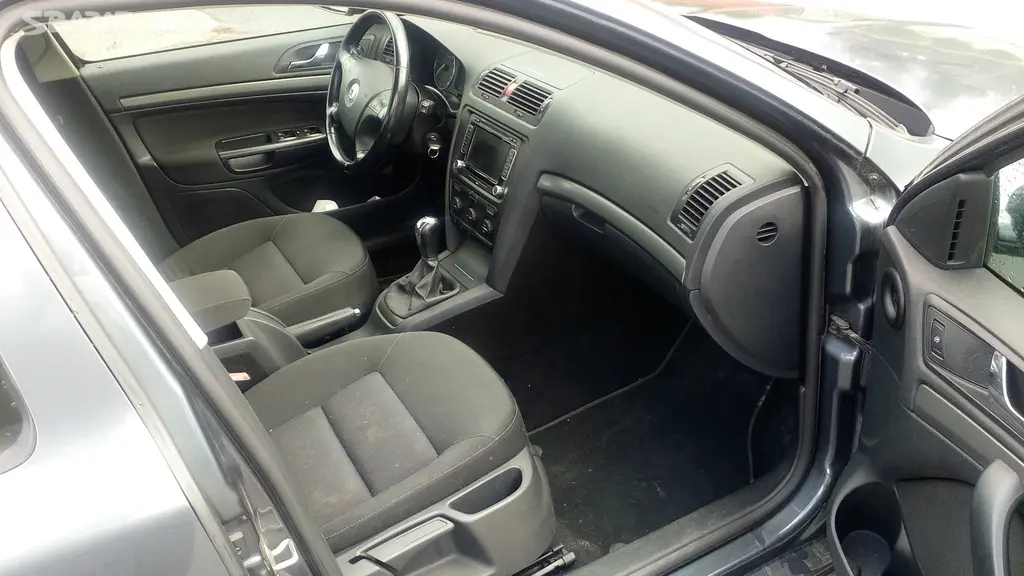 Škoda Octavia II 1.9 TDI 77kW Elegance rv 2010-TOP - fotka 5