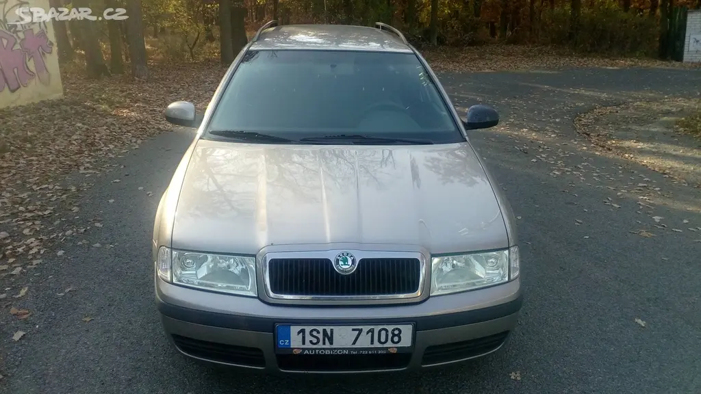 Škoda Octavia combi 1.9 TDI Elegance rv 11/2010-CZ - fotka 6