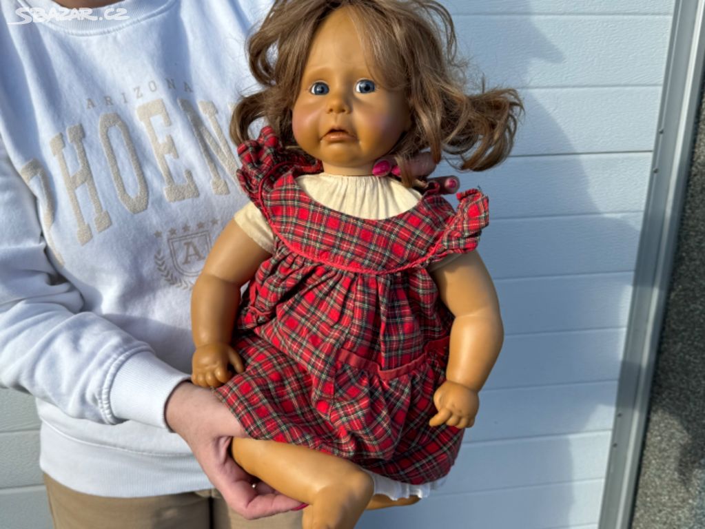 Smutná sbírková panenka od Brigitte Leman