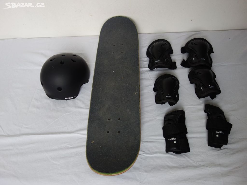 Skateboard + přilba + chrániče