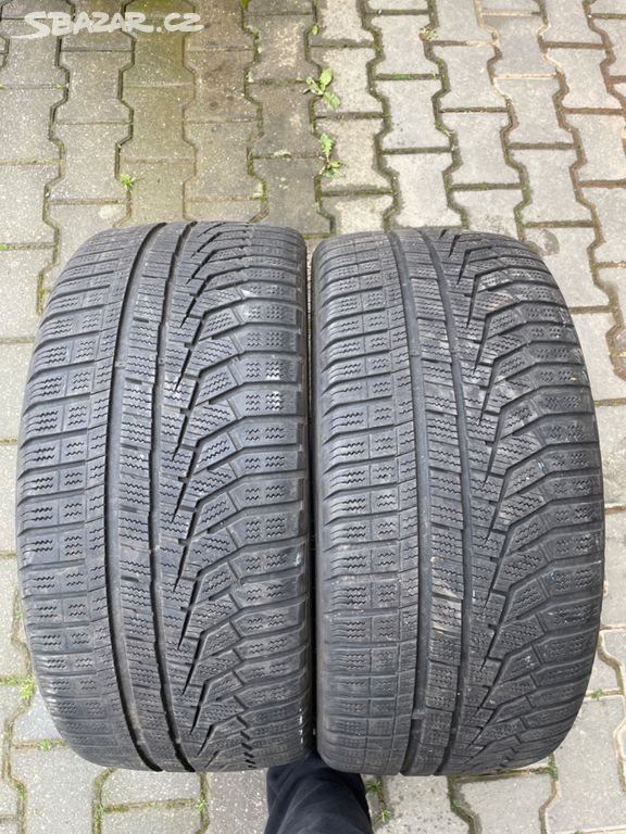 Prodám 2x zimní pneu HANKOOK Winter 235/35 R19 91W