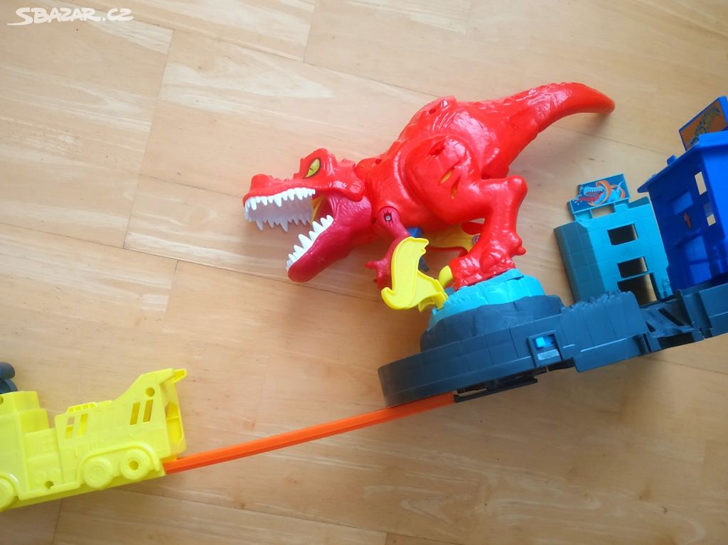 Hot Wheels dráha T-rex Attack, Rotující dinosaurus