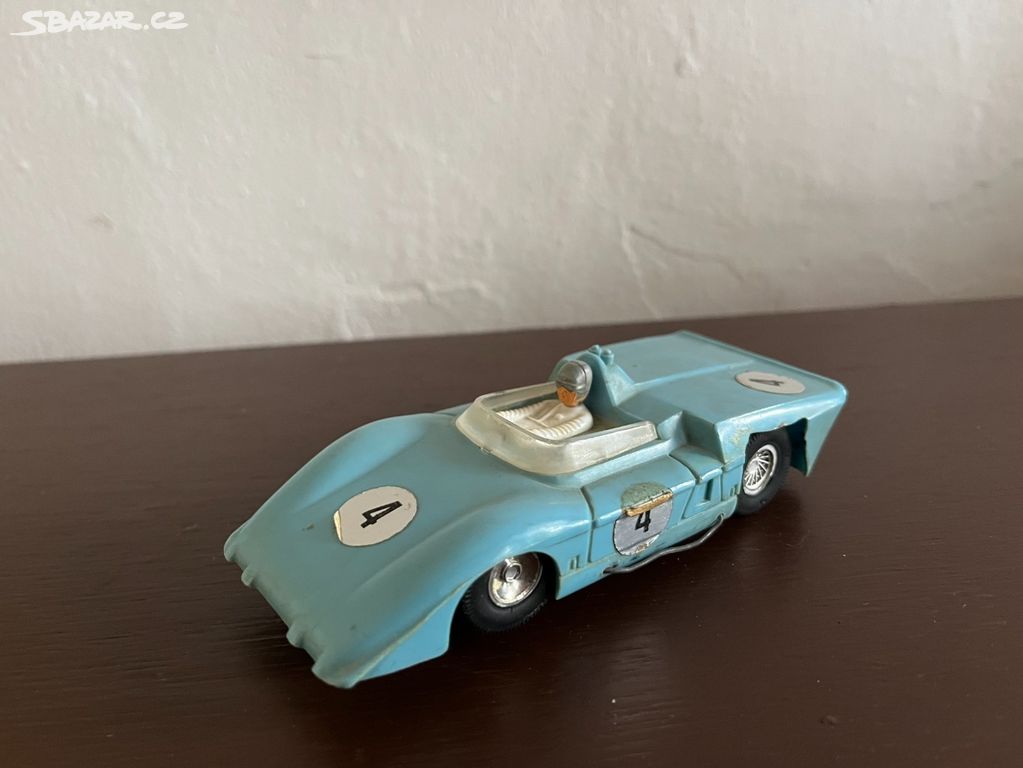 Stará hračka autíčko na autodráhu ITES MIRAGE
