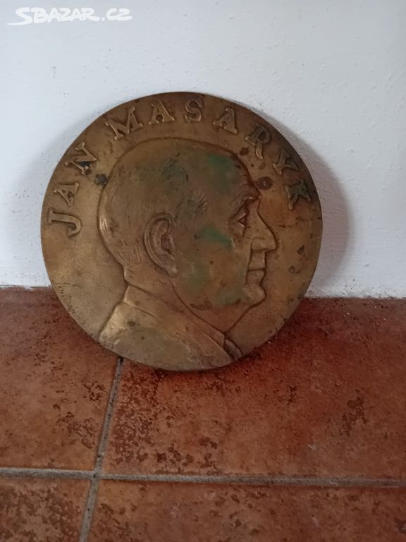 Bronzová plastika Jana Masaryka