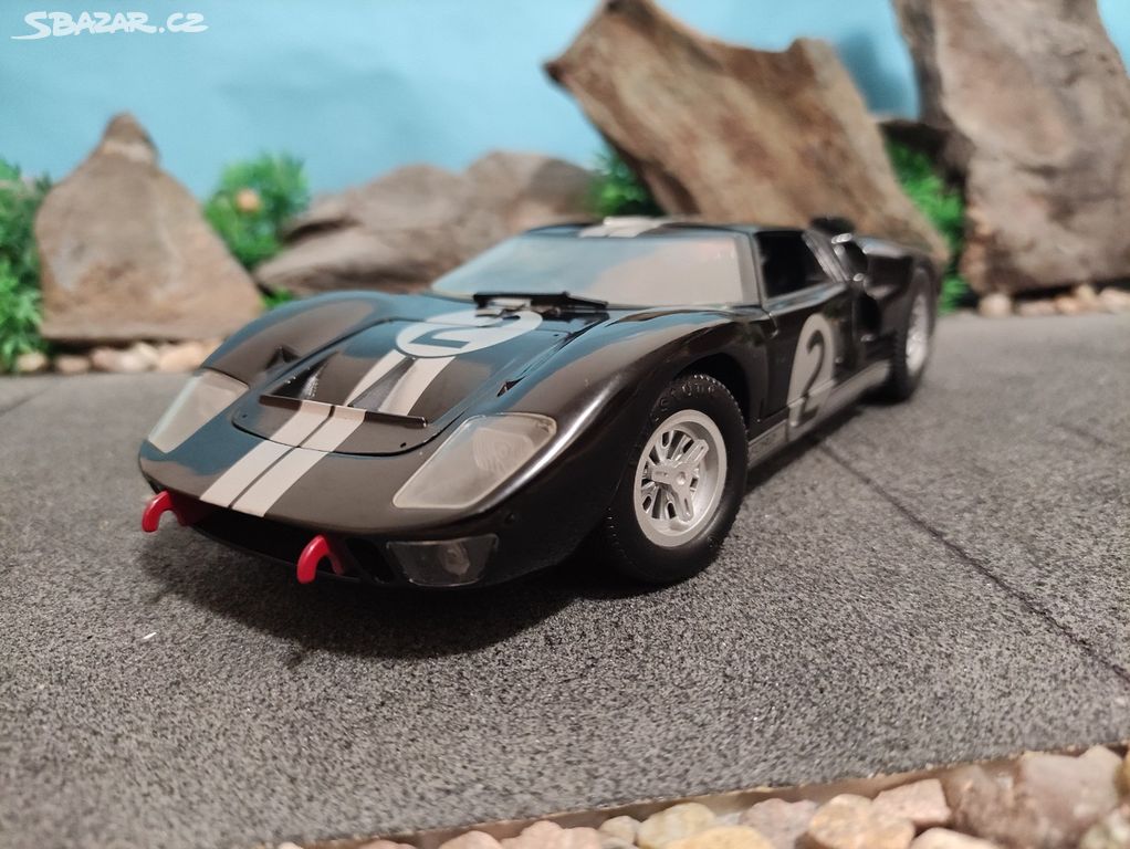 prodám model 1:18 FORD GT40 mkII winner 1966