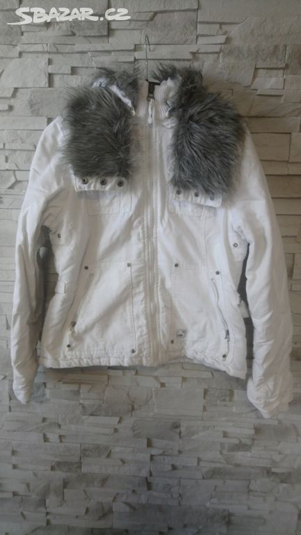 3263. Zimní bunda s kožíškem Colours, vel. 42 - XL